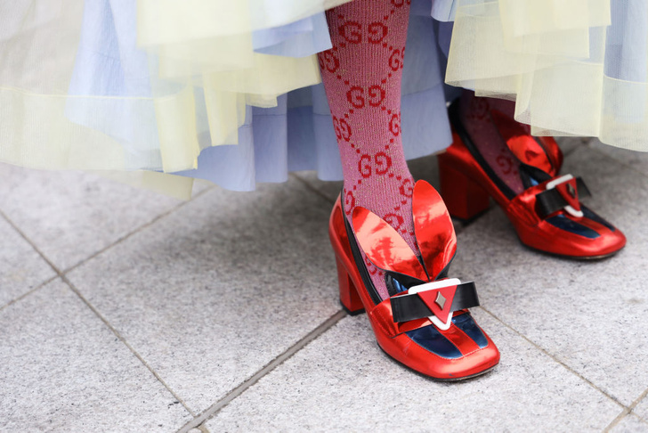 Фото №1 - Тренд в деталях: 28 способов носить носки с туфлями