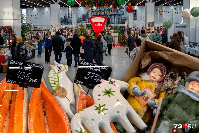 Тюменские рукодельники и рукодельницы продают свои товары здесь | Источник: Дмитрий Гладышев / Городские медиа