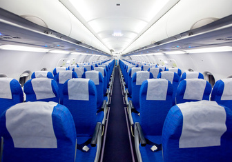 Найден способ сделать средние кресла в самолете более комфортными