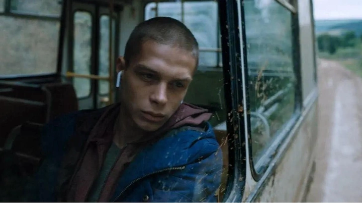 Егор в исполнении Глеба Калюжного | Источник: Кадр из фильма «Территория»