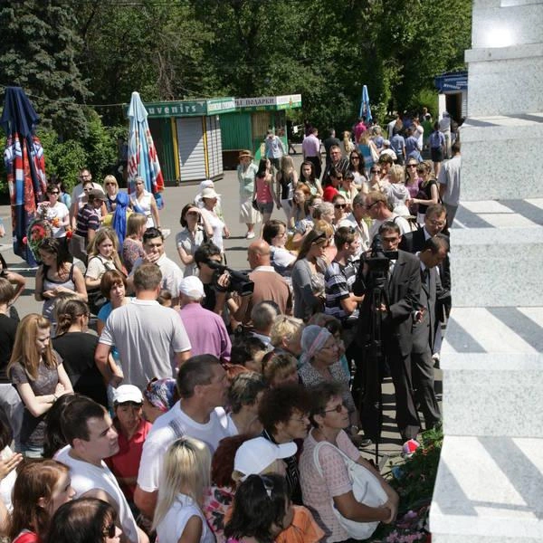 Жители собрались у мемориала в память погибшим | Источник: rais.tatarstan.ru