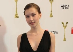 Анна Пересильд так и не смогла наладить отношения с одноклассниками: «Сказали, что я зазвездилась»