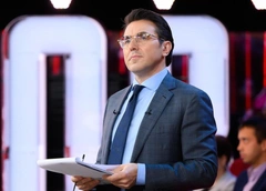 «Простите меня, академики, но огурцы от зрителей важнее»: Малахов отдал свои «ТЭФИ» команде