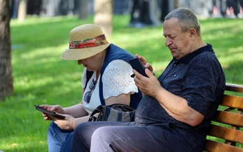 Мечтают ли люди об электролюбовницах? 76-летний мужчина закрутил роман с чат-ботом, поехал на свидание и умер