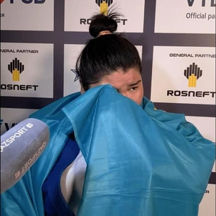 Эмоционалды жеңіс🔥 Қазақ қызы самбодан тұңғыш алтынды жеңіп алды