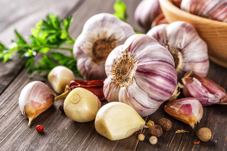 чеснок | Источник: iStockphoto/ IURII BUKHTA
