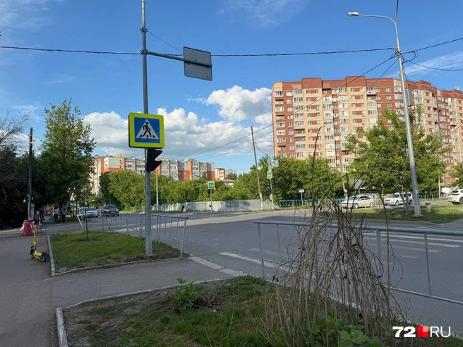 Перекресток работает, а автобусы уже не ходят | Источник: Екатерина Бурлева / 72.RU