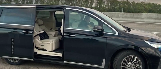 Микроавтобус, в котором задержали Леся  | Источник: smotrim.ru