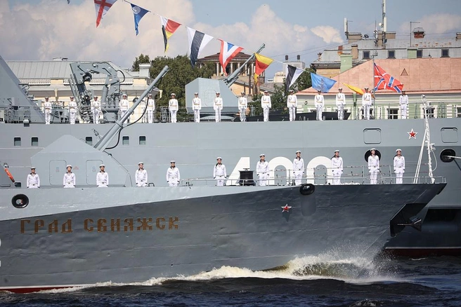 У нас отмена. На День ВМФ в Петербурге не состоится Главный военно-морской парад | Источник: Сергей Михайличенко / «Фонтанка.ру»