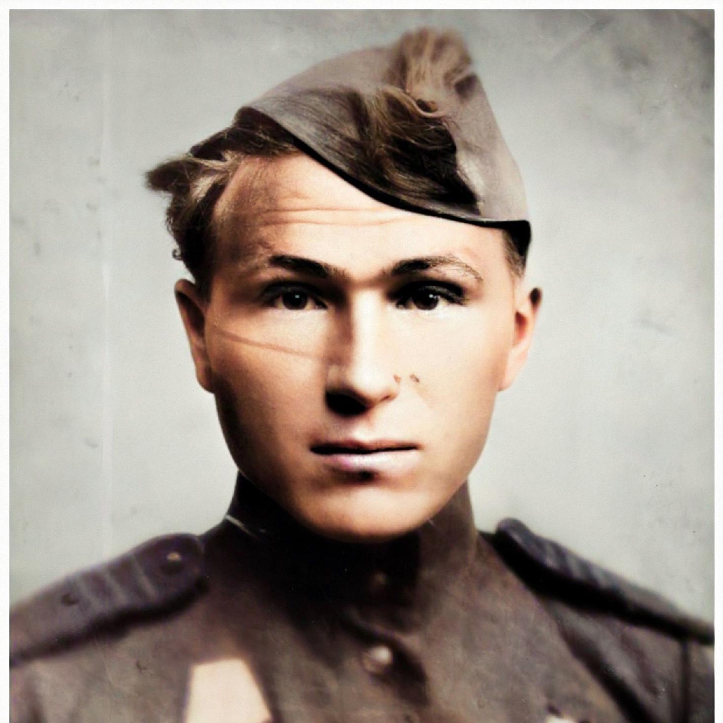 <p>Георгий Глушенков</p>