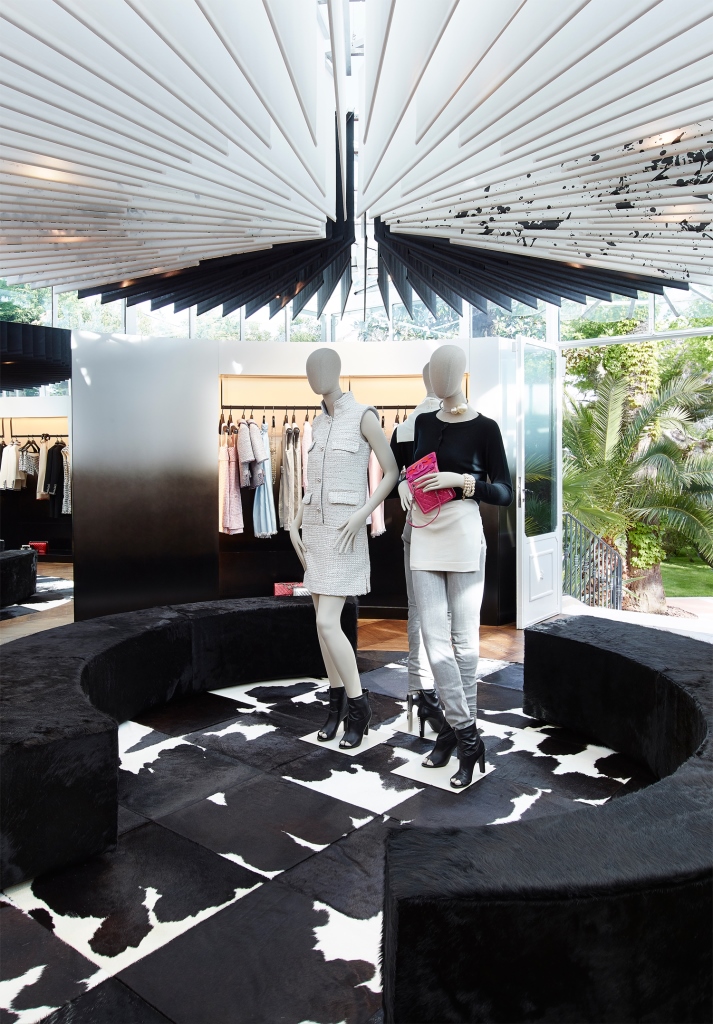 Эфемерный бутик Chanel в Сен-Тропе продолжит свою работу до октября