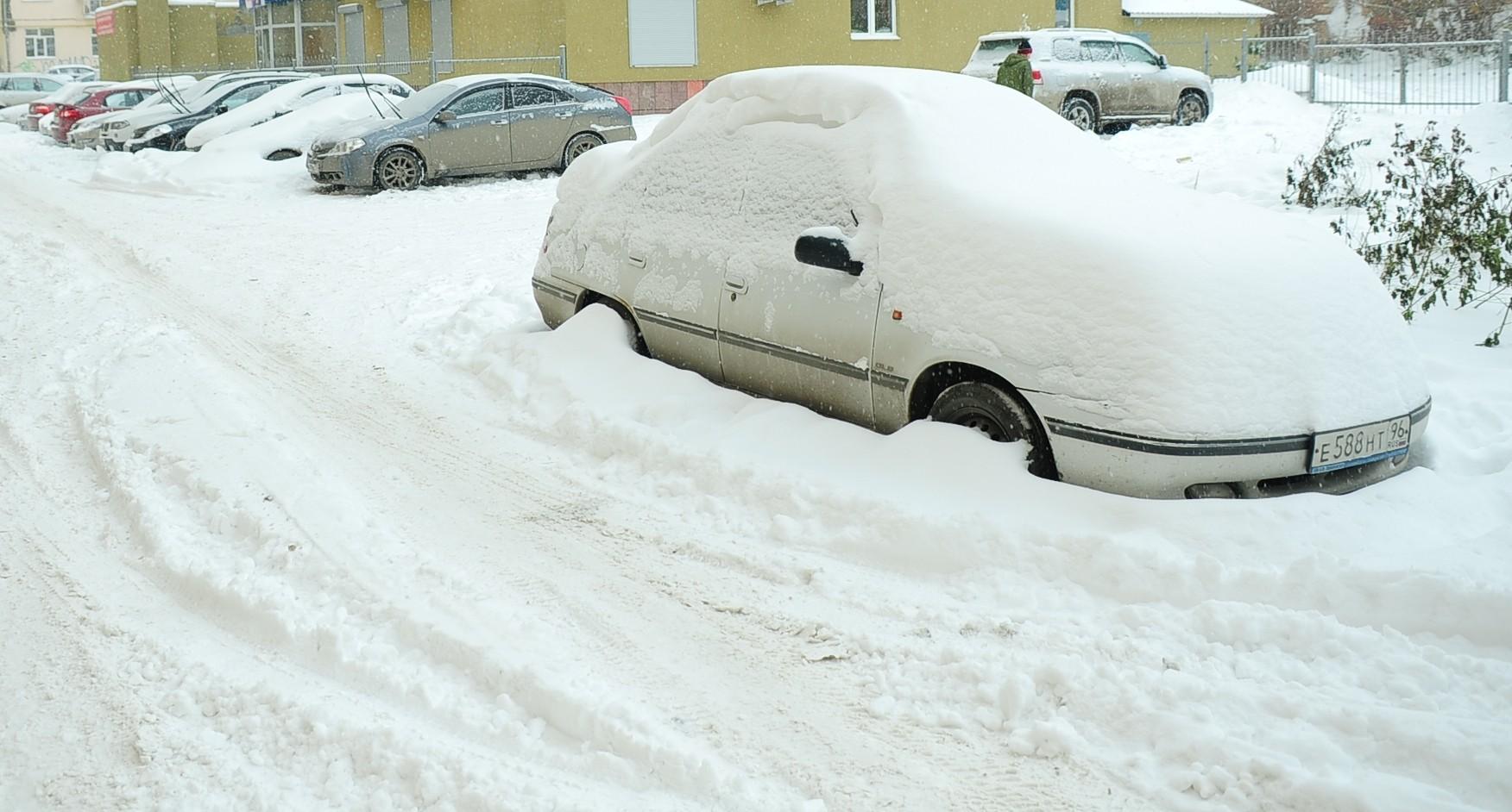 Уралец закопал свой автомобиль в снегу, чтобы его не отдавать в счёт  выплаты алиментов - 10 марта 2016 - Е1.ру