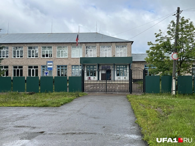Справа виден переход в спортзал | Источник: Андрей Бирюков / UFA1.RU
