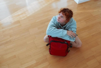 Что делать, если вам тяжело дается переезд: 8 шагов, которые спасут от удушающего чувства одиночества