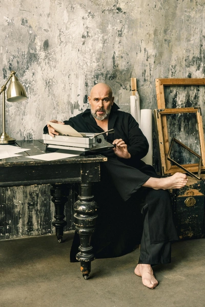 Недавно Аверин набрал свой актерский курс в Щукинском училище