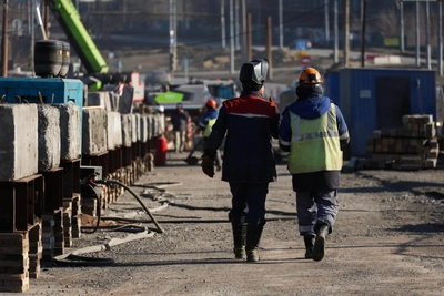Жена строителя моста у Телецентра сообщила о долгах по зарплате