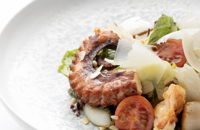 Ресторан работает с 12:00 до 00:00, в выходные — до 01:00 | Источник: kraken.restaurant