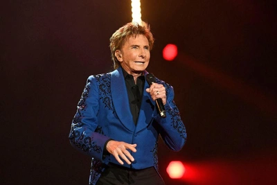 Барри Манилоу отложил концерты из-за рака