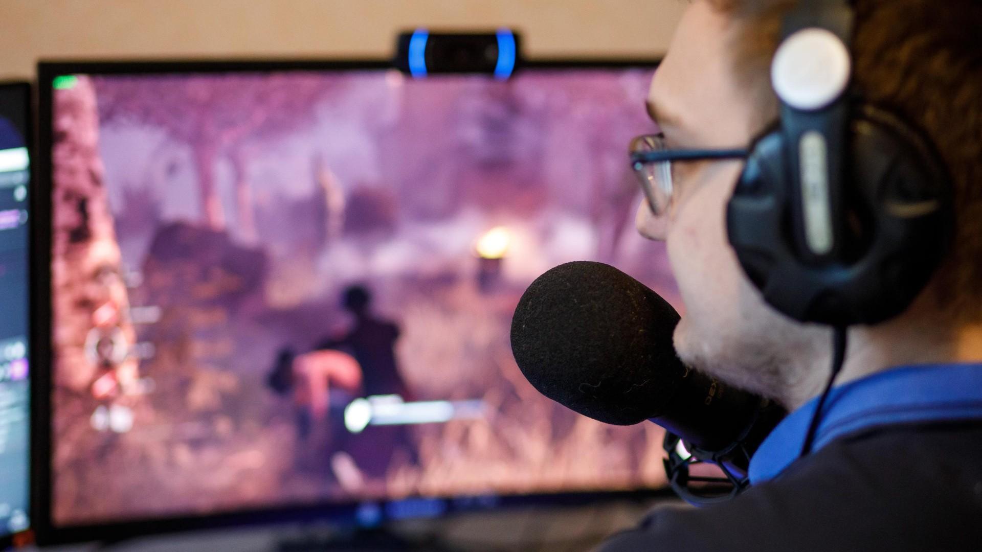 Зачем ждать GTA6, если не каждый ее потянет? Вот 5 мощных и не устаревших игр для слабых ПК