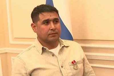 Герой спас ребенка от падения на Петрозаводской улице