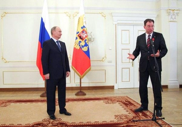 В 2013 году Владимир Путин наградил Александра Коноплева медалью ордена «За заслуги перед отечеством 2 степени» | Источник: Александр Коноплев / vk.com