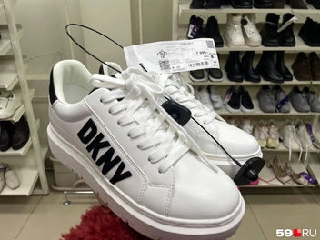 DKNY&nbsp;— американский бренд | Источник: Тома Минадзе / 59.RU