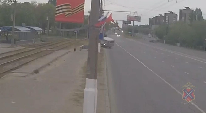 В полиции заверили, что водитель жив и доставлен в больницу | Источник: ГУ МВД России по Волгоградской области