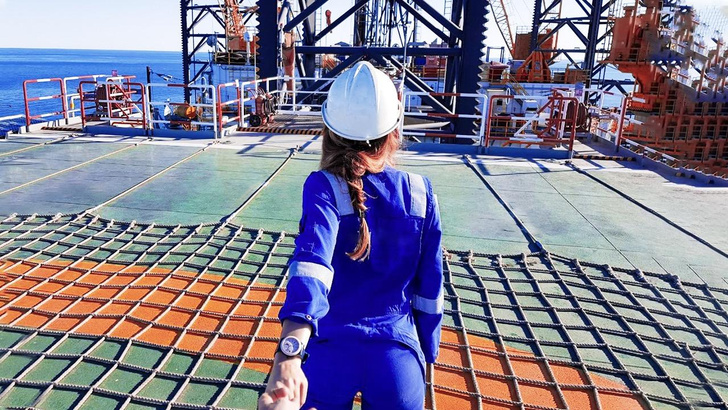 «Нельзя забывать, что ты женщина!» Инженер-нефтяник Анна Карпова — о том, как воплощать мечты в реальность