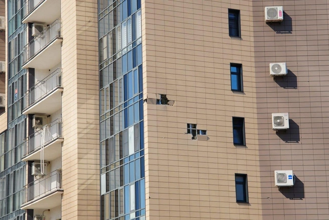 Повреждены и фасады | Источник: Оперативный штаб — Краснодарский край / T.me