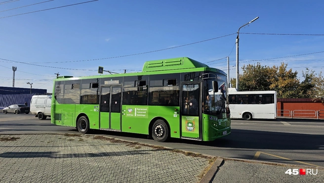 Жители Западного считают, что автобусы лучше ходят по улице Коли Мяготина | Источник: Дарья Никитченко / 45.RU