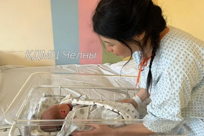 Беременная челнинка спасла собаку из ледяной воды и родила