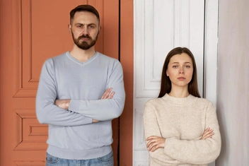 Я в отношениях, но не чувствую любви: как ее вернуть?