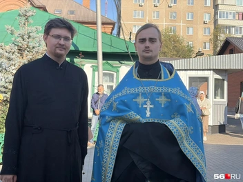 Духовенство во время подготовки к шествию | Источник: Николай Сальников / 56.RU
