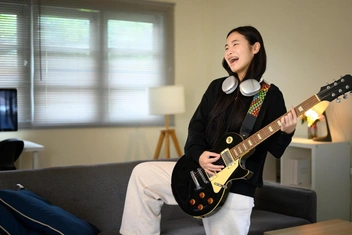 «Родители говорят, что моя мечта — создать рок-группу — это бред»