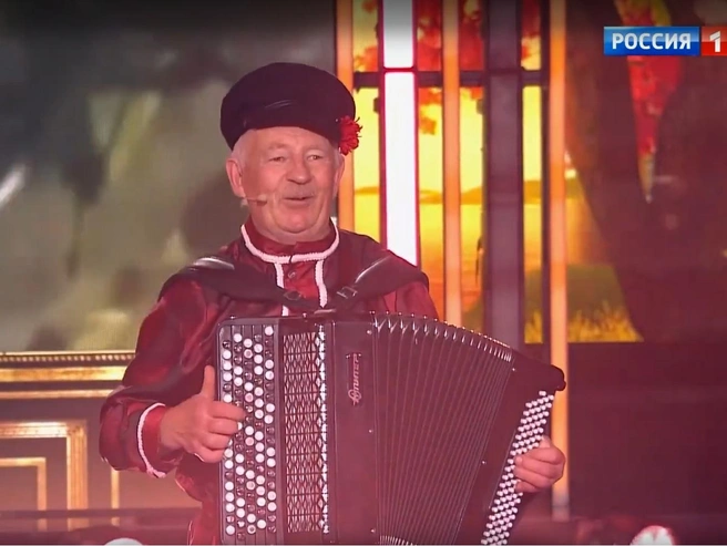 В Кулое Иван Васильевич руководит ансамблем «Душечка» | Источник: privet-andrey.ru