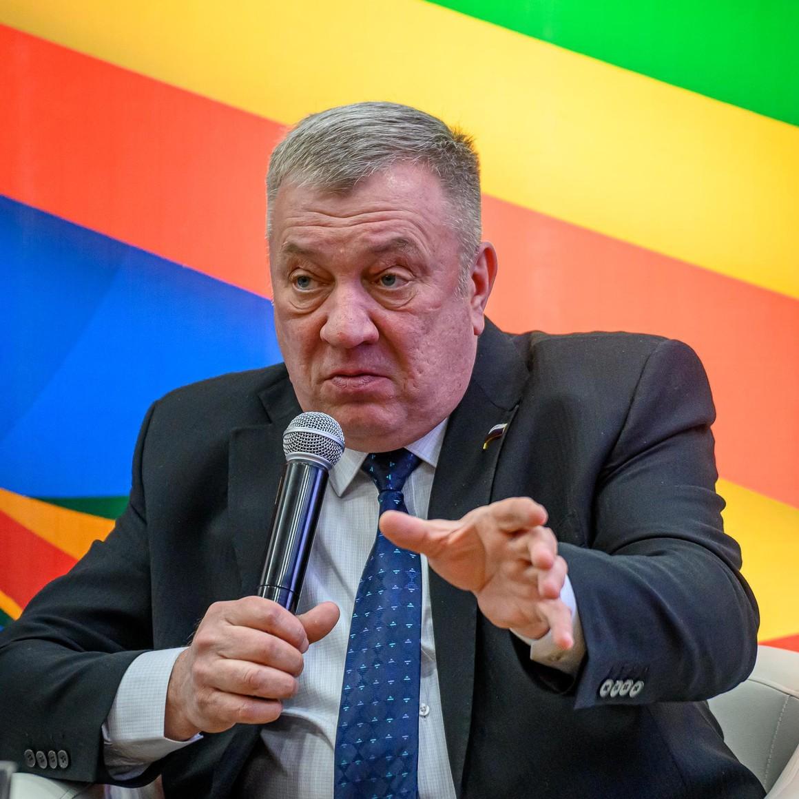 <p>Андрей Гурулев</p>
