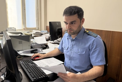 Судебные приставы взыскали 300 тысяч рублей за потоп в Махачкале