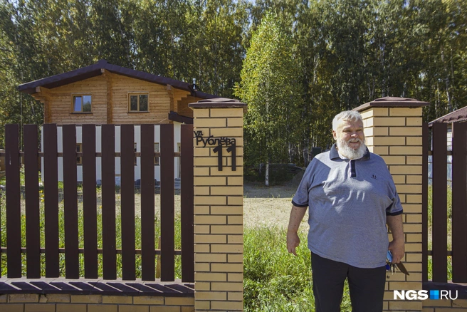 Сперва Юрий Верещагин искал участок в «Соловьях» на улице имени художника Василия Верещагина, но по душе пришелся свой кусочек парка на Рублева | Источник: Евгения Глинчикова