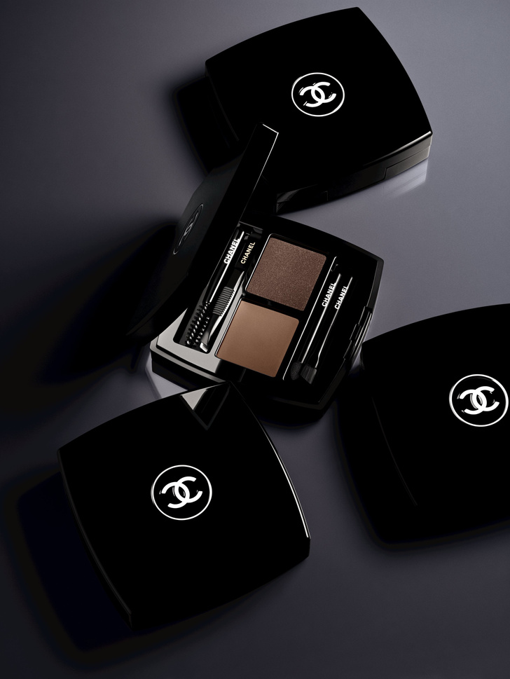 Глаза в глаза: Chanel представили коллекцию макияжа в стиле drama queen