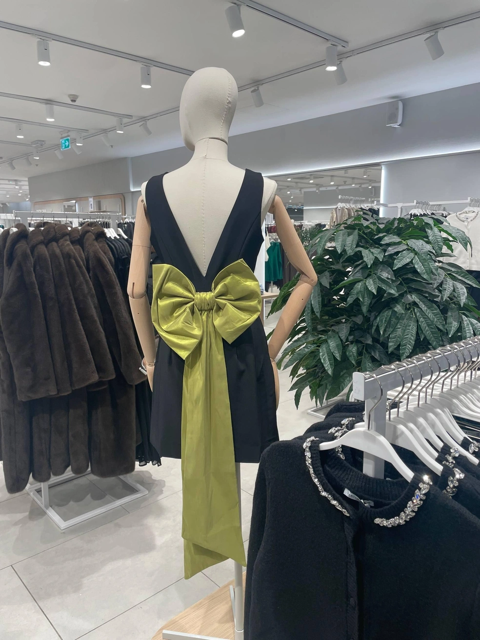 Банты сзади — пик на этот Новый год | Источник: Алиса Кравчино