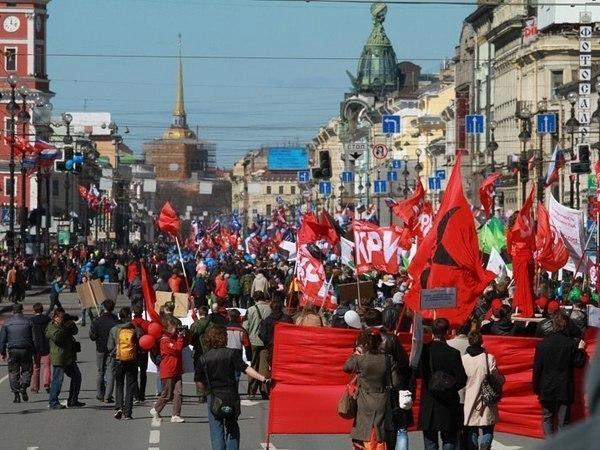Первомай по-петербургски. Онлайн-трансляция | Источник: Михаил Огнев, "Фонтанка.ру"