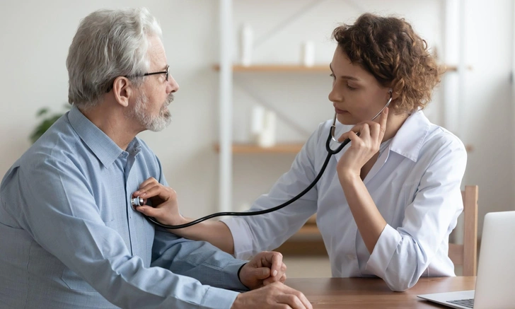 Давление и холестерин в норме — откуда атеросклероз? Неожиданная причина болезни | Источник: iStockphoto/fizkes