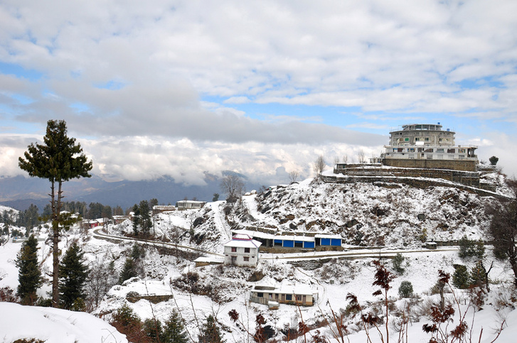 Как снег на голову: 5 необычных горнолыжных курортов, куда можно успеть в этом сезоне