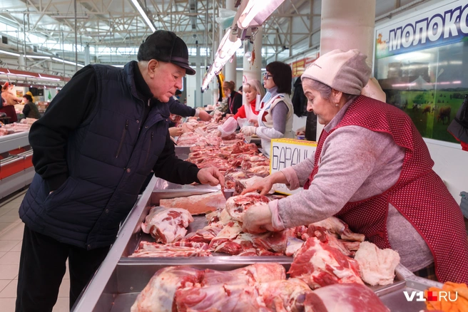 Не забывайте требовать у продавцов всю необходимую документацию — это важно для вашего здоровья | Источник: Алексей Волхонский / V1.RU