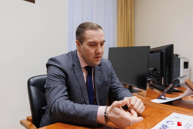 Рзаев говорит, что взаимодействует с цыганами Тюменской области | Источник: Ирина Шарова / 72.RU