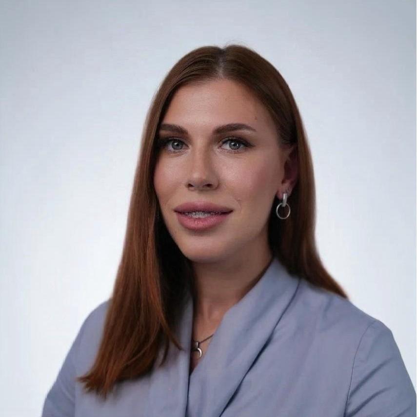 <p>Анна Цветкова </p>