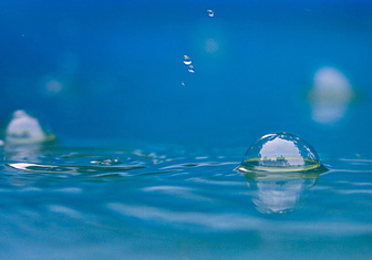 Правда, что пузыри на луже — к долгому дождю?