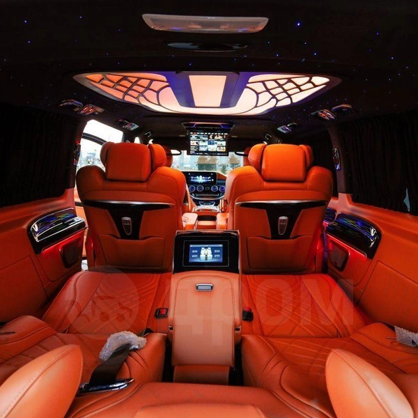 Mercedes-Benz V-Class 2022 готов принять на борт пять пассажиров и водителя | Источник: Drom.ru