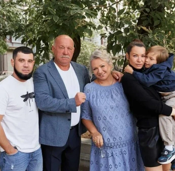 Родители помогают Иде Галич с малышами, несмотря на возраст