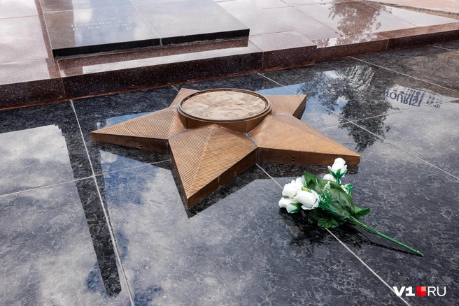 Вечный огонь пока тоже не зажгли | Источник: Алексей Волхонский / V1.RU